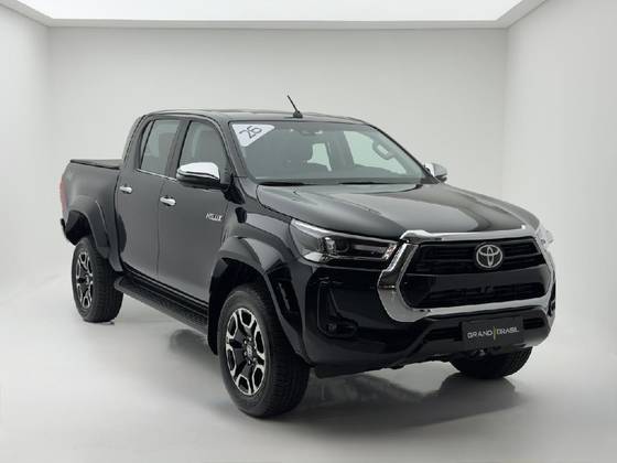 TOYOTA HILUX 2.8 D-4D TURBO DIESEL CD SRX PLUS 4X4 AUTOMÁTICO TOYOTA HILUX 2.8 D-4D TURBO DIESEL CD SRX PLUS 4X4 AUTOMÁTICO
